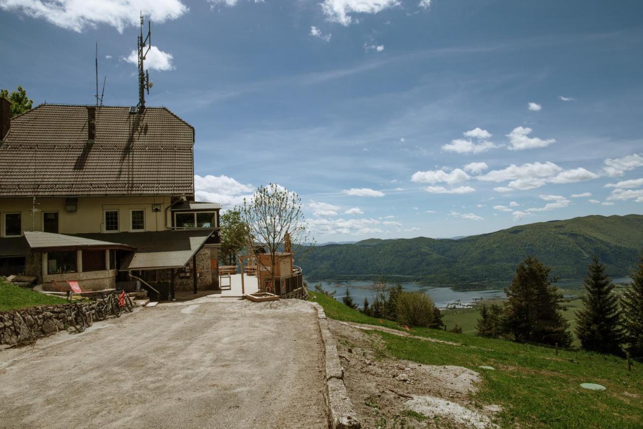 Bed and Breakfast Dom Na Slivnici Церкниця Екстер'єр фото